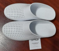 REDUCERE/LICHIDARE STOC Saboti Calzuro Classic cu perforatii - ALB