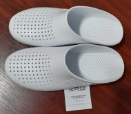REDUCERE/LICHIDARE STOC Saboti Calzuro Classic cu perforatii - ALB