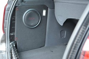 Incinta inchisa subwoofer dedicat Dacia Duster 1, 200 mm, 10L - Img 9