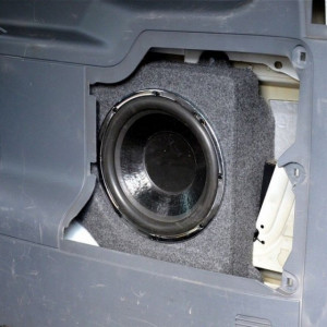 Incinta inchisa subwoofer dedicat Mercedes Viano W639 long, 300 mm, 25L - Img 4