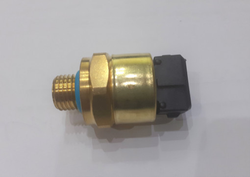 SENZOR PRITISKA ULJA DEUTZ 04199823