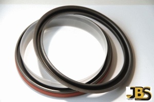 ZADNJI SEMERING CUMMINS 4955372