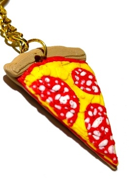Fandomec - Breloc Dante Pizza Devil May Cry - Img 3