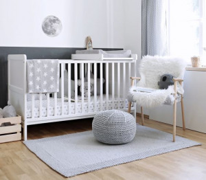 Set Patut Transformabil 2in1, pentru copii, din lemn masiv de Pin, 140 x 70 cm, protectii laterale incluse, Woodies Safe Dreams, Classic, Alb cu Saltea pentru patut copii, Mykids, Cocos, Confort II, 140 x 70 x 10 cm - Img 3
