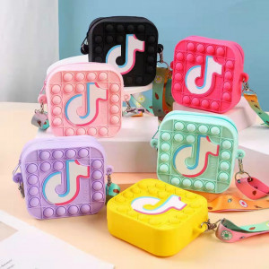 Jucarie senzoriala 4 in1, Fidget Toys, Geanta cu bule Pop It pentru copii, TikTok, Roz Deschis - Img 2