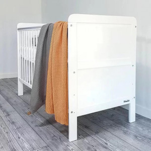 Patut Transformabil 2in1, din Lemn Masiv de Pin, MDF, 140 x 70 cm, pentru copii si junior, vopsea certificata, 3 trepte de reglare inaltime, 3 lamele detasabile, Woodies Safe Dreams, Classic, Alb - Img 3