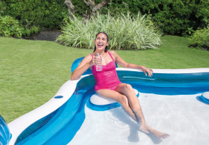 Piscina Gonflabila Intex cu 4 Scaune cu Spatar si Suport Bauturi, Capacitate 990L, Culoare Albastru/Alb - Img 3