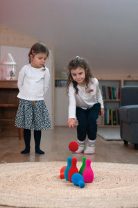 Joc educativ bowling din cauciuc natural, 19 cm, Rubbabu - Img 5