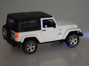 Masinuta metalica de colectie, pentru copii. Jeep Wrangler, 1:32, cu sunete, lumini, ZA3754 - Img 5