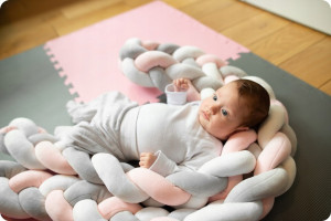 Protectie impletita pentru patut copii, 200 cm, Ricokids, Roz - Gri - Alb - Img 7