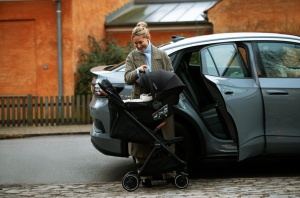 Scoica auto cu ISOFIX integrat Nuna PIPA urbn Caviar, nastere - 75 cm, testata inclusiv la impact lateral, conform ECE R129 si testata ADAC - Img 11