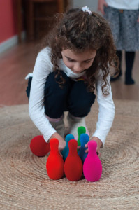 Joc educativ bowling din cauciuc natural, 19 cm, Rubbabu - Img 7