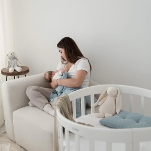 Set Patut Oval Evolutiv pentru Copii, Multifunctional, Waldin, 7in1, cu Sistem de Leganare, Saltele Incluse, Culoare Alba - Img 9
