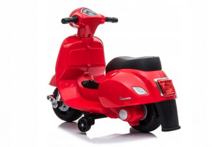 Motocicletă Electrică pentru Copii Mini Vespa GTS300, 6V, Roșie, cu Lumini și Sunete, 2 ani+ - Img 2