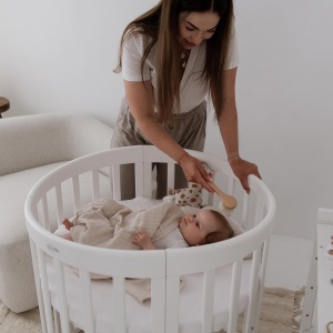 Set Patut Oval Evolutiv pentru Copii, Multifunctional, Waldin, 7in1, cu Sistem de Leganare, Saltele Incluse, Culoare Alba - Img 10