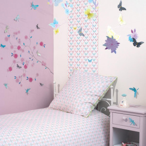 DD04381-Decor mobil fluturi cu elemente decorative colorate suspendate, Djeco