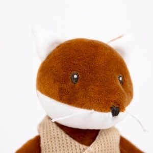 Max Vulpea, jucărie de pluș cu blană roșcată-ruginie și piept alb, Egmont Toys