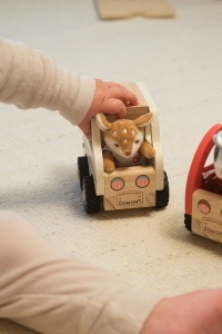 Ambulanța din Lemn cu Figurină Egmont Toys
