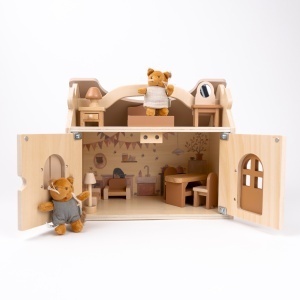 Casuta de papusi cu doua veverite de plus, Egmont Toys