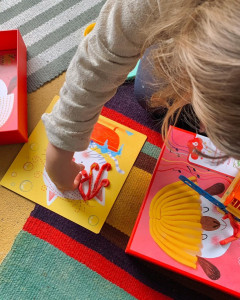 DJ09890 joc creativ cu plastilina Coafuri trasnite Djeco