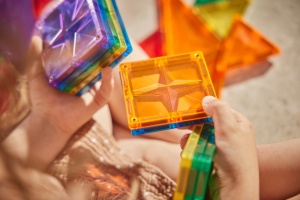 Cleverclixx Inventiv 110 piese – set magnetic pentru învățare prin joacă