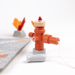 Stație de pompieri din fetru cu prieten miniatural | Egmont Toys