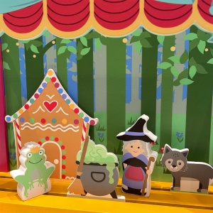 Teatru de masa din lemn, Orange Tree Toys