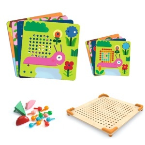Planse care se fixeaza pe suport de lemn pentru a fi decorate cu piese colorate