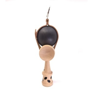 Kendama neagră și husă din piele vegană cu breloc inclus