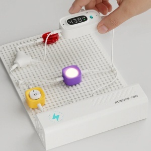 Kit educațional Smart Circuit pentru copii 8+, cu peste 120 experimente electrice.
