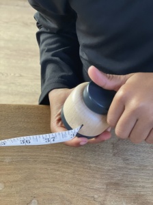 Jucărie educativă Tape Meter in Wood - ruletă din lemn pentru măsurători distractive