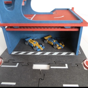 Set de constructie Garaj modular cu pista si 2 masini de curse, Croctoys