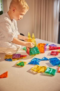 Set magnetic de construcție Inventiv 60 piese – jucărie STEM pentru copii