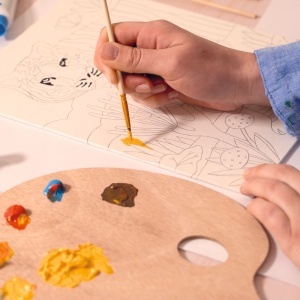 Activitate artistică completă pentru adolescenți, adulți și pasionați de artă