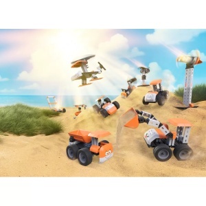 Figurină și turbine solare construite din Fischertechnik Junior Max
