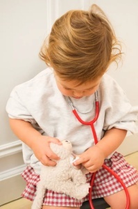 Jucărie pentru joc de rol – veterinar și pisicuță prietenoasă