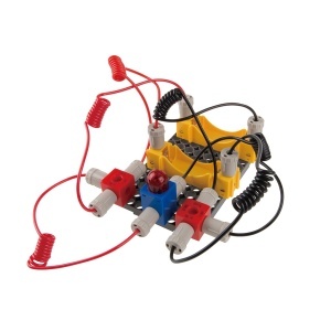 Model de experiment electric cu cabluri roșii și negre