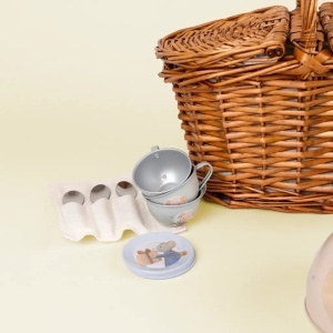 Set retro de ceai pentru copii – cești, farfurioare și ceainic