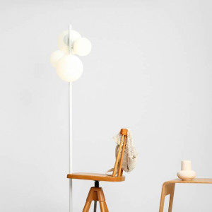 Lampadar alb, Lampadar forma dreapta, Lampa de podea alb, Lampadar modern, Lampadar living, Lampadar dormitor, Lampadar metal, Lampa de podea moderna, Lampadar modern living, Lampadar modern dormitor, Lampadar minimalist
