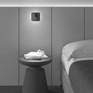Aplica neagra, Aplica perete, Aplica dormitor neagra, Aplica perete lampa, Lampa de perete, Aplica dormitor, Iluminat interior, Aplica perete moderna, Aplica living, Aplica moderna dormitor, Aplica dormitor moderna, Aplica de perete living, Aplica de pere