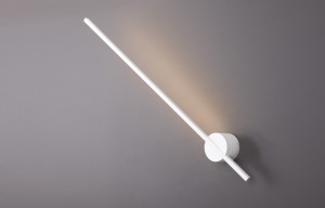 Aplica perete Spider Maxlight Alb -W0212  Culoare: Alb  Dimensiuni: Diametru 8cm, Inaltime 79cm  Material structura: Metal si Acrilic  Becuri: 1 x 8,4W LED 230V 548LM