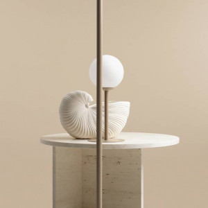 Lampadar bej, Lampadar forma dreapta, Lampa de podea bej, Lampadar modern, Lampadar living, Lampadar dormitor, Lampadar metal, Lampa de podea moderna, Lampadar modern living, Lampadar modern dormitor, Lampadar minimalist