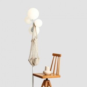 Lampadar alb, Lampadar forma dreapta, Lampa de podea alb, Lampadar modern, Lampadar living, Lampadar dormitor, Lampadar metal, Lampa de podea moderna, Lampadar modern living, Lampadar modern dormitor, Lampadar minimalist