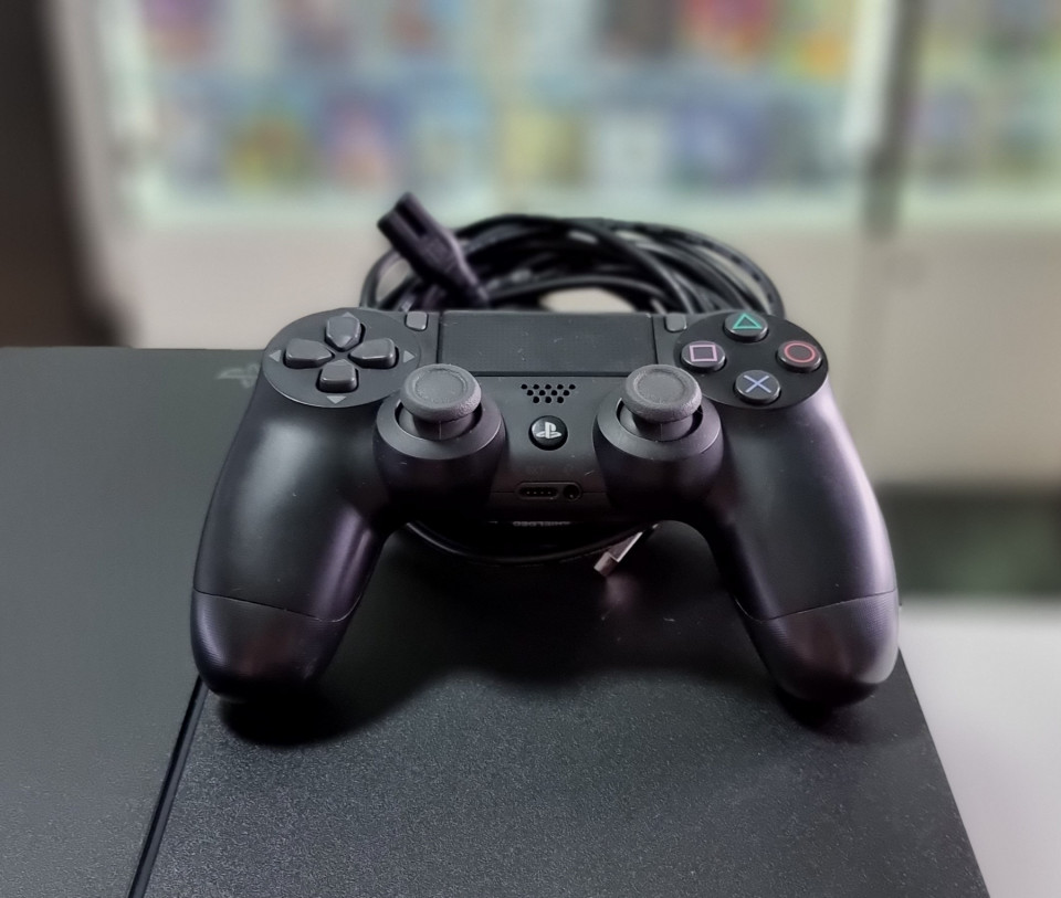 Konzola Sony PlayStation 4 500GB fat