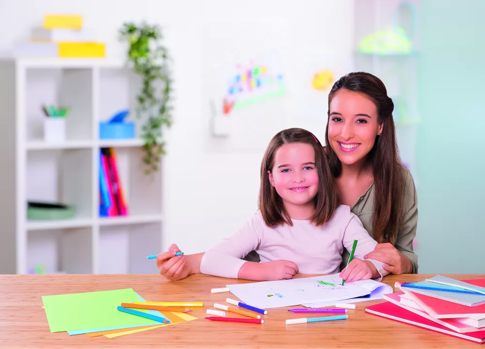 Desene cu carioci colorate - Activitate creativă pentru grădinițe