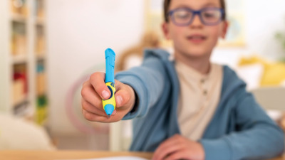 Stilouri pentru stângaci vs. stilouri pentru dreptaci: Diferențe esențiale și modele recomandate