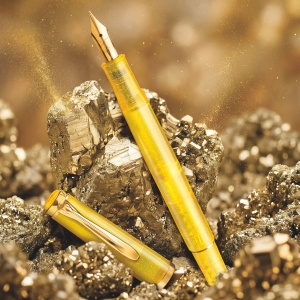 Stilou Editie Speciala Pyrite Classic M200, penita M + calimara Edelstein cadou