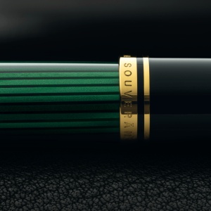 Stilou Souverän® Black Green M400, penita F aur 14k, accesorii placate aur 24k - Img 3