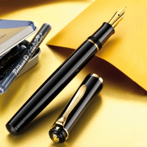 Stilou Classic Black M200, penita M placata aur 24k, accesorii placate aur 24k - Img 3