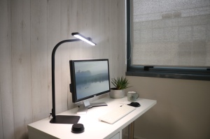 Lampa Unilux LED Strata Base pentru birou, cap 66cm pentru amplitudine iluminare, telecomanda wireless, comutator tactil, functie memorie, functie timer, port USB, culoare negru - Img 4